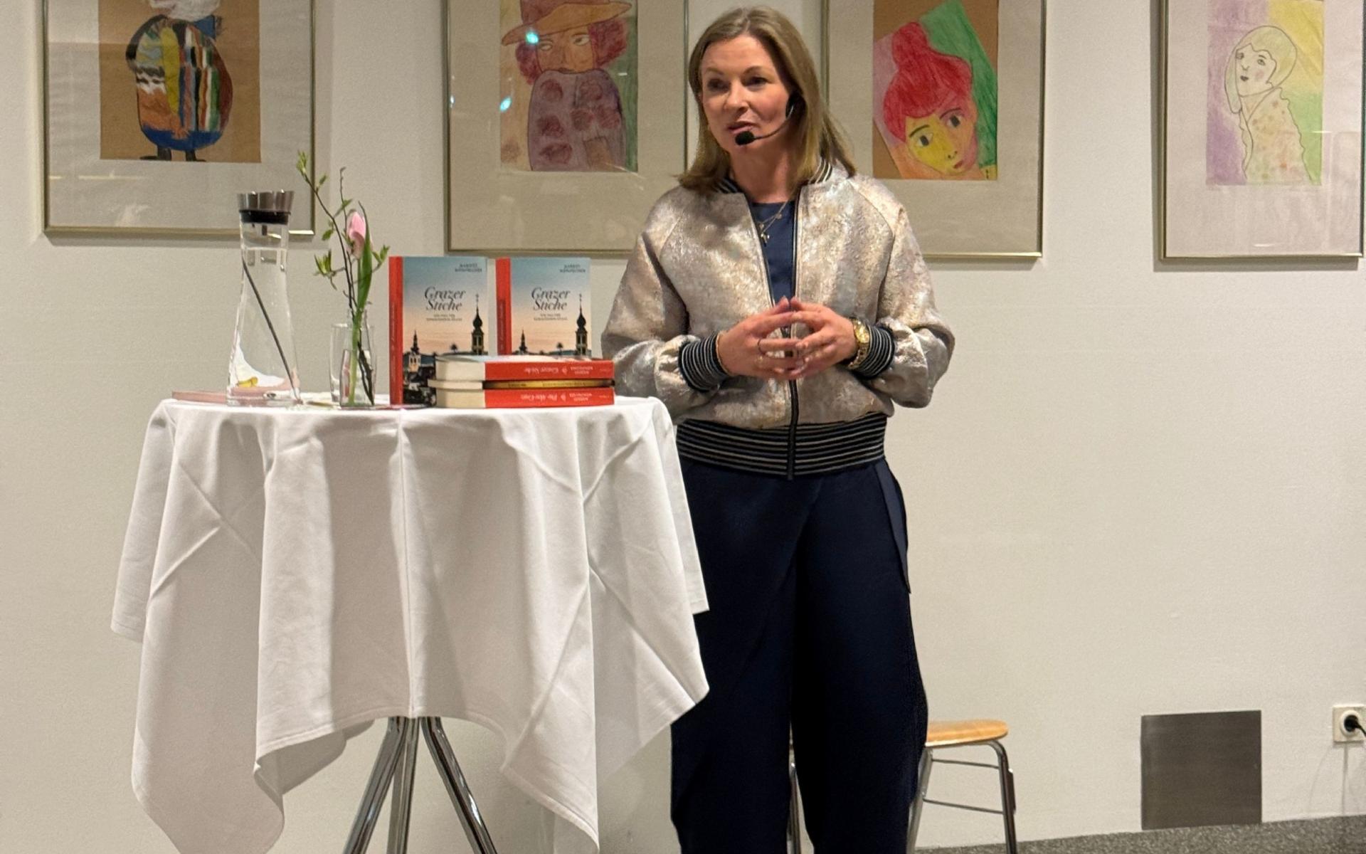 Margot Mühlfellner bei der Lesung des Buches "Grazer Stiche" in Dobl